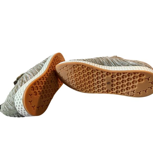 Urban Sport x J/Slides Women's 7.5 M Khaki 2-Tone Opy Stretch Knit Sneakers  NWT - Picture 3 of 6